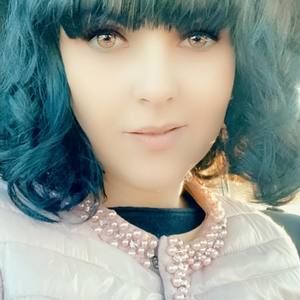 Meet your Posher, Alexia